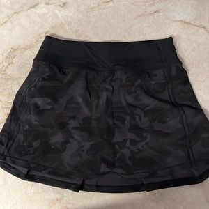 Lululemon Skirt - Size 2 Tall